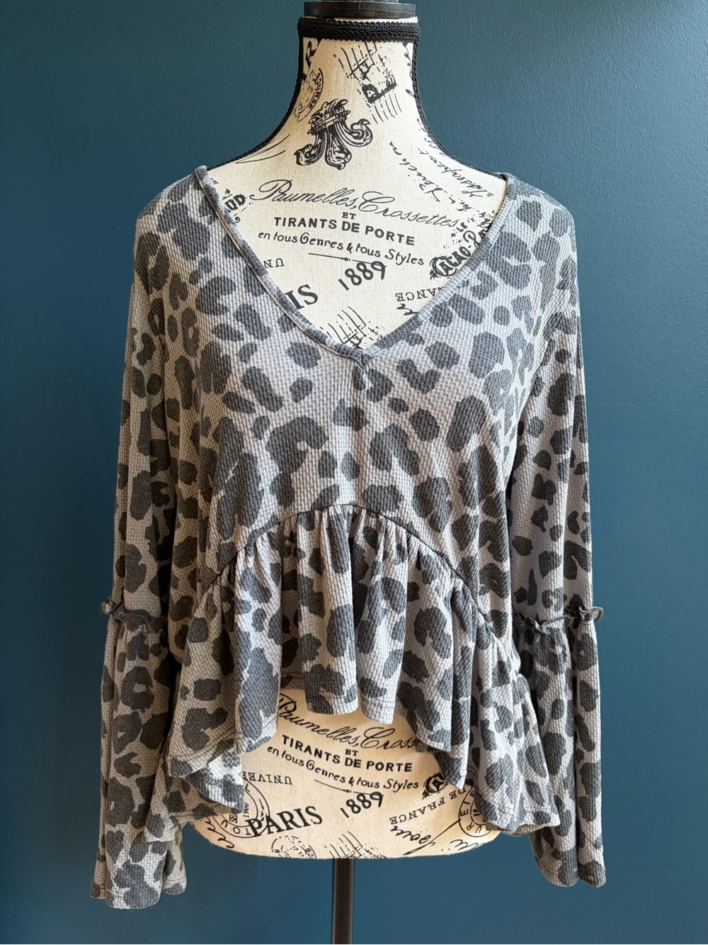 Altar’d State Leopard Ruffle Babydoll Top Gray Size M